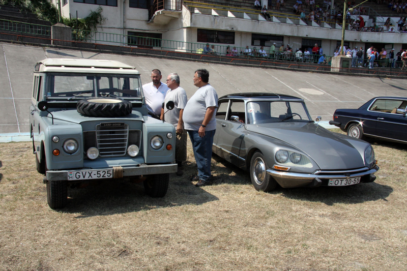 Illustration for article titled Classic Car Ownership Is Made Greater By The People Around You
